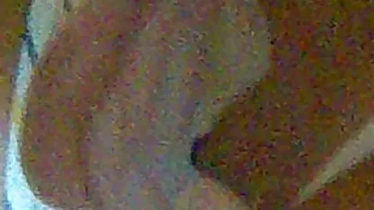La morena completa videos xxx de guatemala en el baño dando una mamada profunda a un amigo