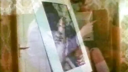 Morena tatuada hará el amor en el dormitorio sexo porno de guatemala video anal con su amante