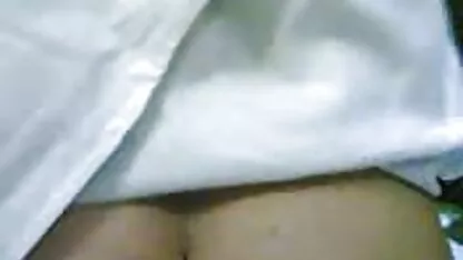 Morena insertar juguetes en pormo guatemalteco frente de culo en frente de la webcam