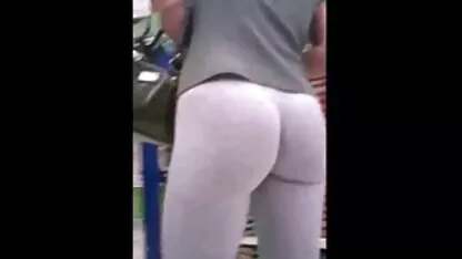 El Negro inserta el tronco videos de porno guatemala grueso en la boca latina que es tetona