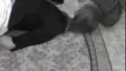 La video de guatemala porno joven belleza lame la punta de un amigo y expone los coños que necesitan follar