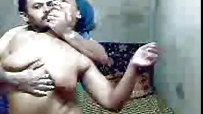 Chica videos pornograficos en guatemala joven se masturba con un gran consolador