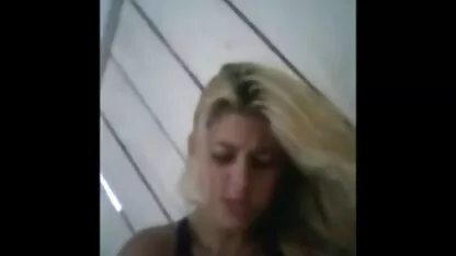 Asiático flaco espectáculos pequeño video forno guatemala tetas en la suelo
