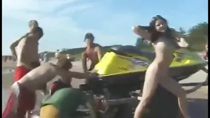 Dos hombres rusos al mismo free porn de guatemala tiempo plantar un miembro en la boca y esposa sexo anal