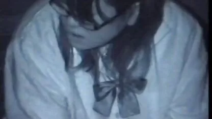 Elena videos de pornografía de guatemala Koshka extiende sus piernas en la cama frente a un pene grande
