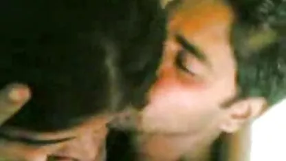 Morena copulando con porno indigena quiche el hombre negro en la posición del codo