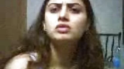 Morena en pantimedias y rosa argumento hecho jirones por una gran polla en porno de quiche con corte una tienda de campaña