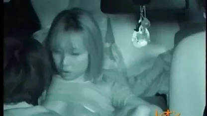 Rubia rusa golpeando videos porno de morales izabal a sí misma en consolador sexo anal en el sofá negro