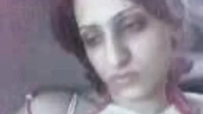 Una esbelta chica con grandes mujeres indigenas de guatemala xxx tetas tener sexo con una recogida en los arbustos