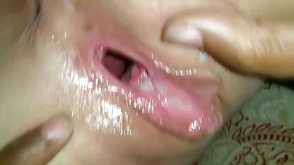 Chica de piel oscura haciendo xxx escuintla una explosión en sus rodillas en el suelo