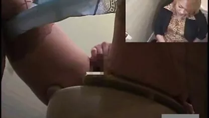 Cum xvideos de guate masturbándose la barbilla de un estudiante