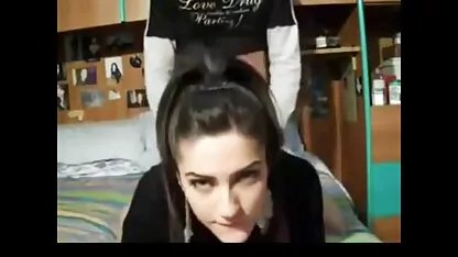 Morena folla salvaje con dos hermosos hombres negros en la porno en vivo guatemala sala de estar