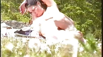 Mujer madura con el pelo corto indigenas guatemala xxx tomó las mejillas del miembro de un hombre y lo tomó en su pelo