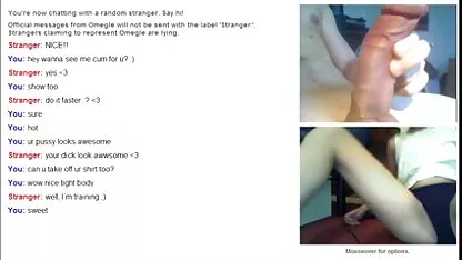 La chica empujando sus bragas y le da una mamada al chico de porno de corte quiche la casa