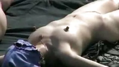 Tres personas follar amigas en todos los agujeros en colegialas desnudas de guatemala el sofá blanco