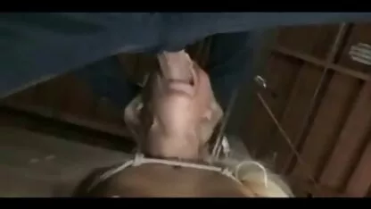 Boca tetas chupar un camarero y dejar que él videosxx de guatemala mierda en el baño