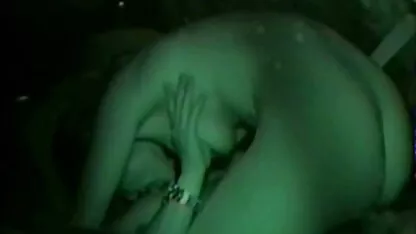 Mujeres maduras viendo erotismo en la televisión y acariciando la parte delantera de sus dedos videos xxx caseros de guatemala