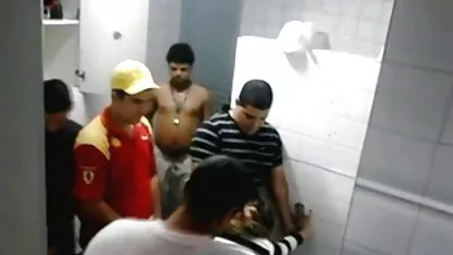 Tres japoneses al mismo tiempo reloj indígenas de guatemala cojiendo asiático grandes tetas con perrito peludo