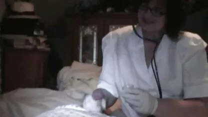 queridos medias de piernas largas satisfacer la videos pornos guatemalteco lujuria mientras se masturba en la cama