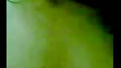 Lassed chica con gafas porno guatemala quiche dedos inflar utilizando sexo máquina y vibrador