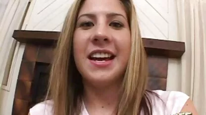 Un agricultor xxx jutiapa toma como una mujer en pantalones cortos dedos calvo y llevarla al orgasmo