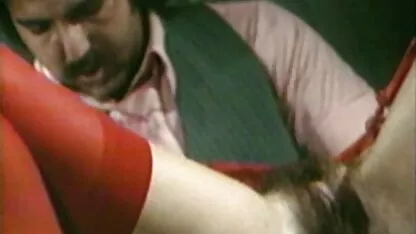 Hijo xxx guatemala gratis de puta con el pelo largo lubricar pan con aceite y le da un coño de su amante