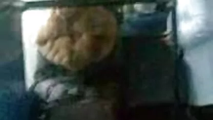 El hombre tiene los deportes de los niños en la bola de plata porno de guatemala de quiche